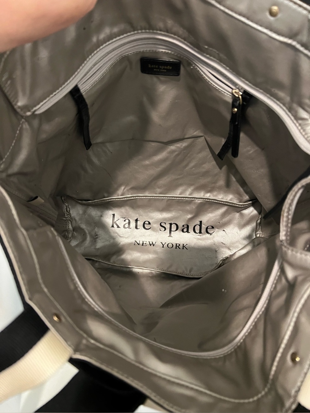Kate Spade Barrow Street Bow Tote Bag Purse Zipper Top Black Cream - Picture 11 of 16